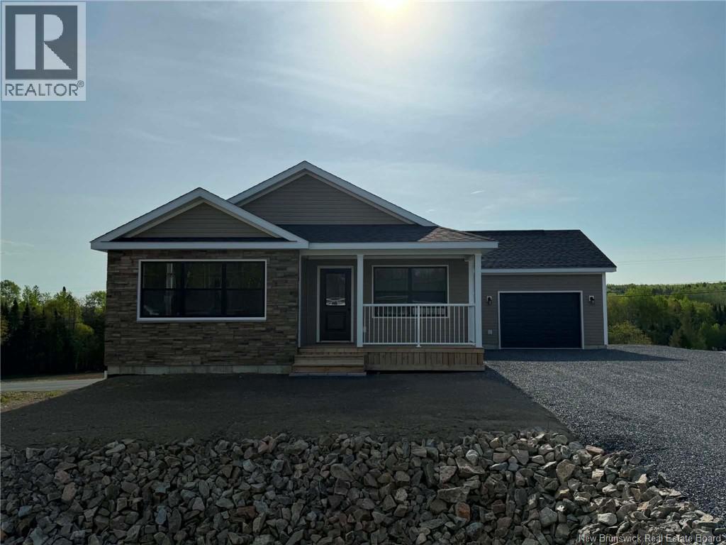 126 Hetherington Court, Woodstock, New Brunswick  E7M 0G9 - Photo 2 - NB131352