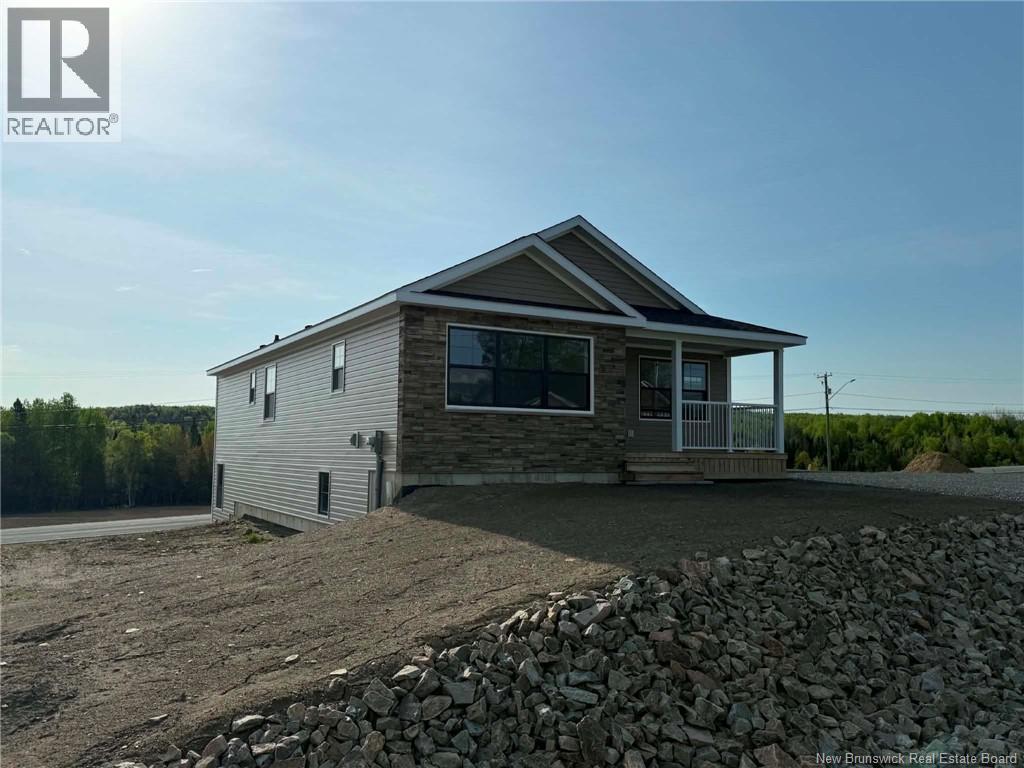 126 Hetherington Court, Woodstock, New Brunswick  E7M 0G9 - Photo 3 - NB131352