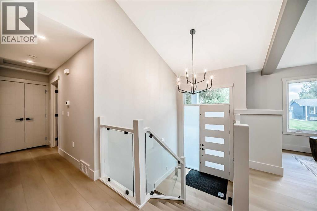 1115 Lake Wapta Road SE, Calgary, Alberta  T2J 2P3 - Photo 2 - A2312157