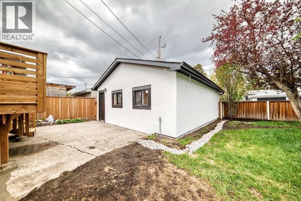 1115 Lake Wapta Road SE, Calgary, Alberta  T2J 2P3 - Photo 33 - A2312157