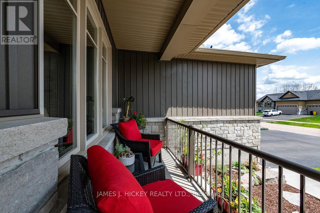5 Nick Street, Petawawa, Ontario  K8H 0B7 - Photo 5 - X13153436