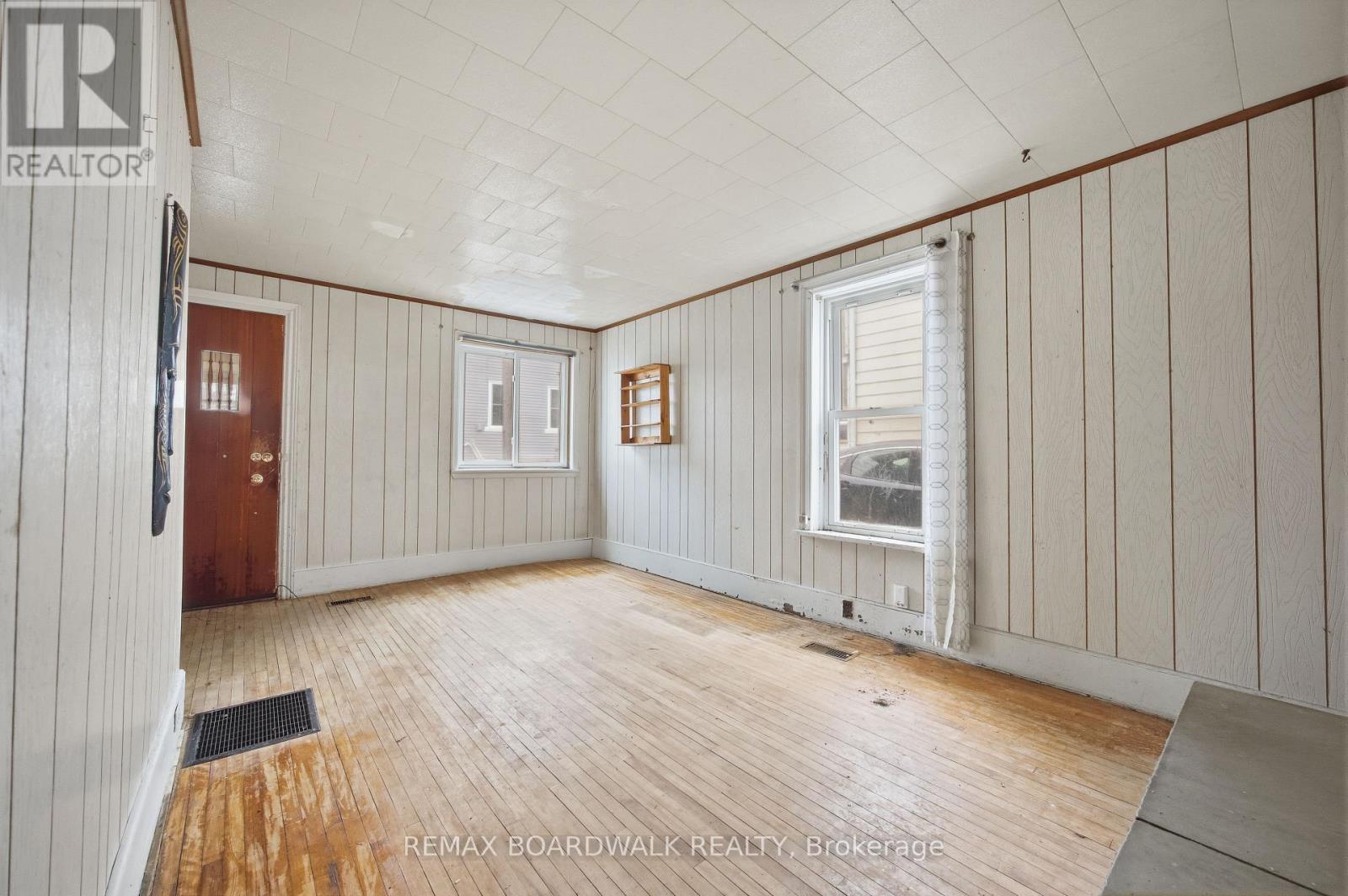 88 Charles Street, Carleton Place, Ontario  K7C 2Y3 - Photo 3 - X13153364