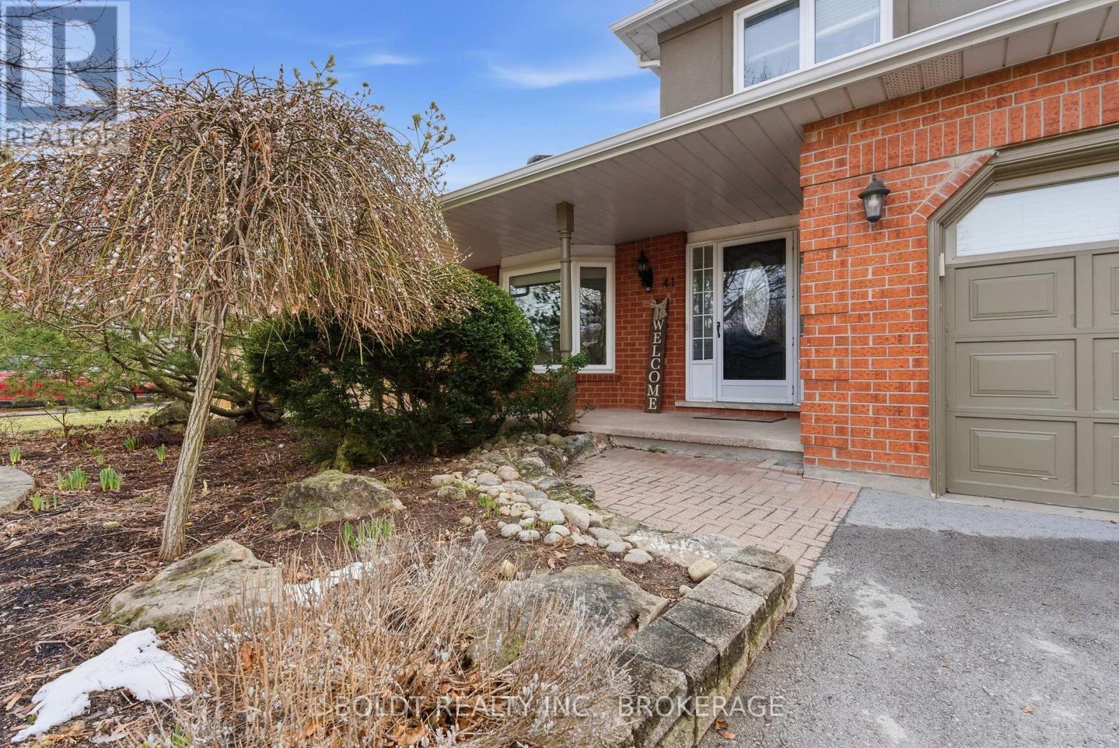 41 Farmington Drive, St. Catharines, Ontario  L2S 3G1 - Photo 4 - X13153362