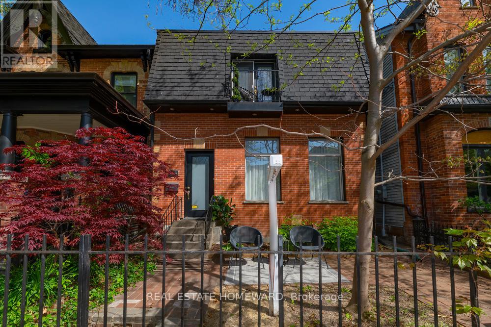 136 SPRUCE STREET, Toronto, Ontario
