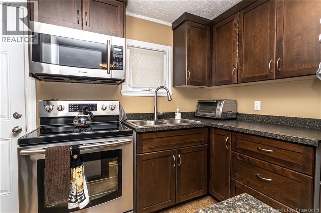 86 Hedgeview Drive, Fredericton, New Brunswick  E3B 6R7 - Photo 10 - NB139980