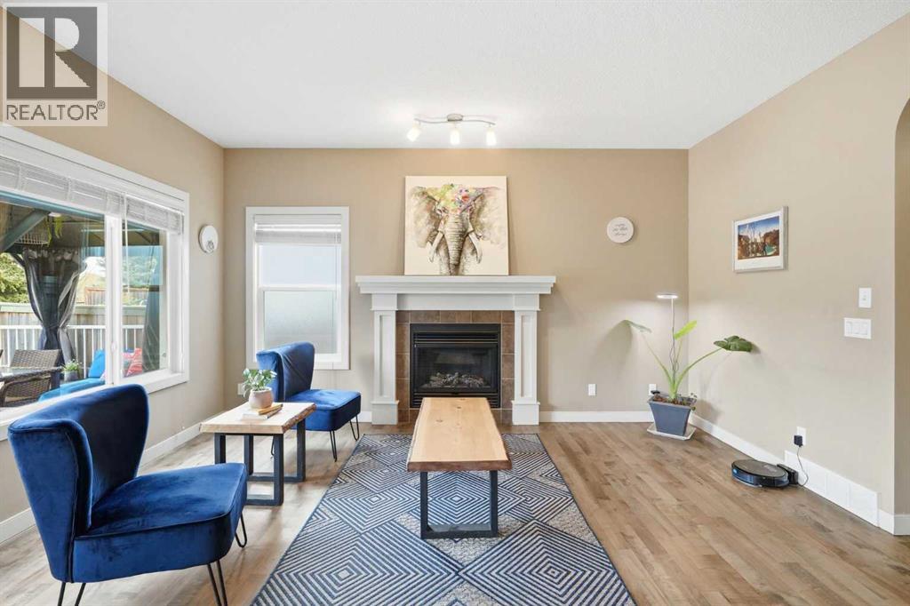 150 Ravenscroft Green SE, Airdrie, Alberta  T4A 0H1 - Photo 5 - A2308365