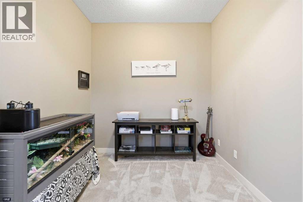 150 Ravenscroft Green SE, Airdrie, Alberta  T4A 0H1 - Photo 12 - A2308365
