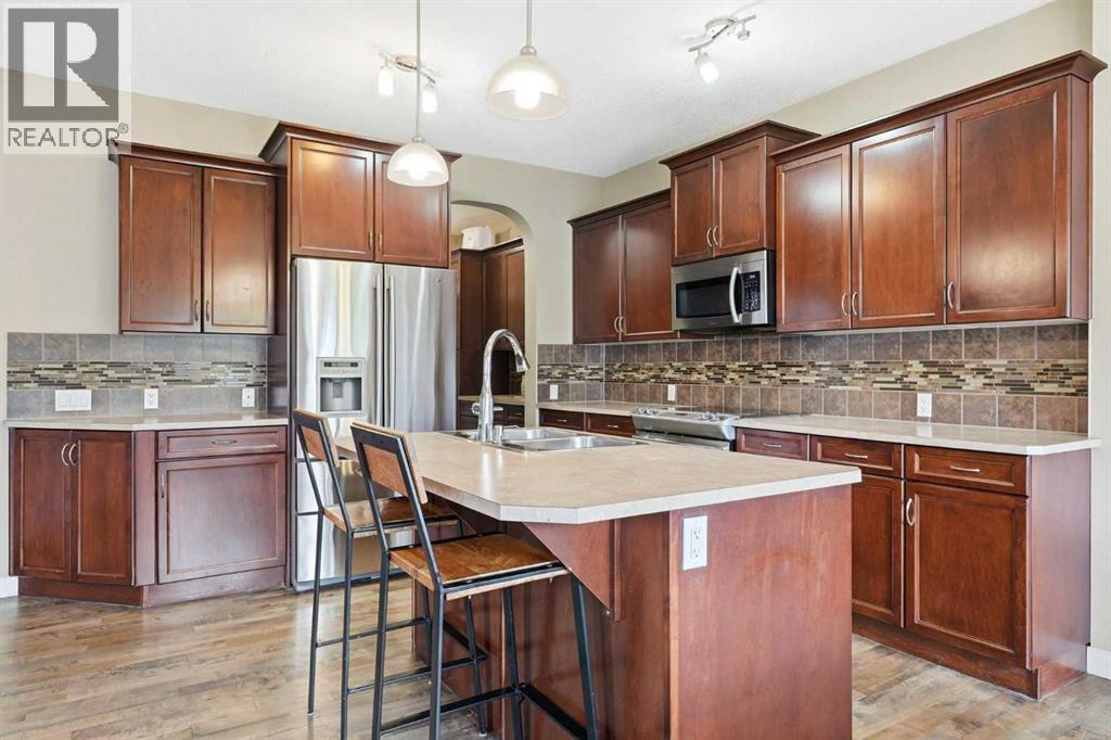 150 Ravenscroft Green SE, Airdrie, Alberta  T4A 0H1 - Photo 7 - A2308365