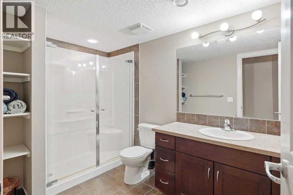 150 Ravenscroft Green SE, Airdrie, Alberta  T4A 0H1 - Photo 31 - A2308365