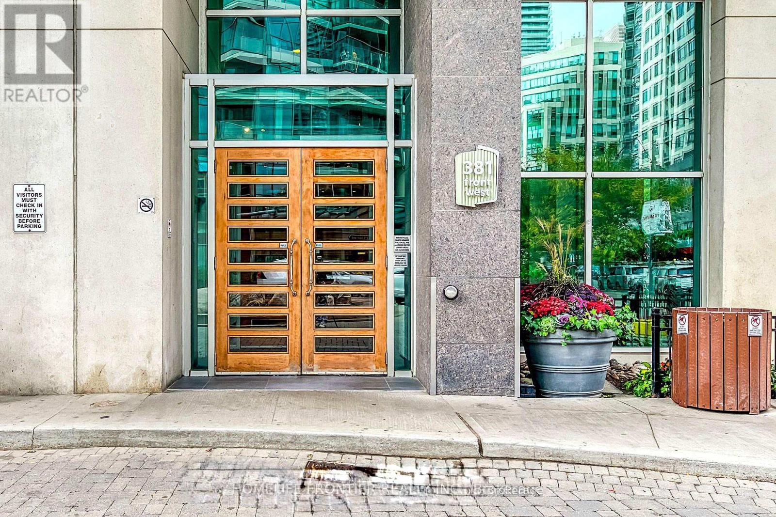 1608 - 381 Front Street W, Toronto, Ontario M5V 3R8 - Photo 2 - C13153400