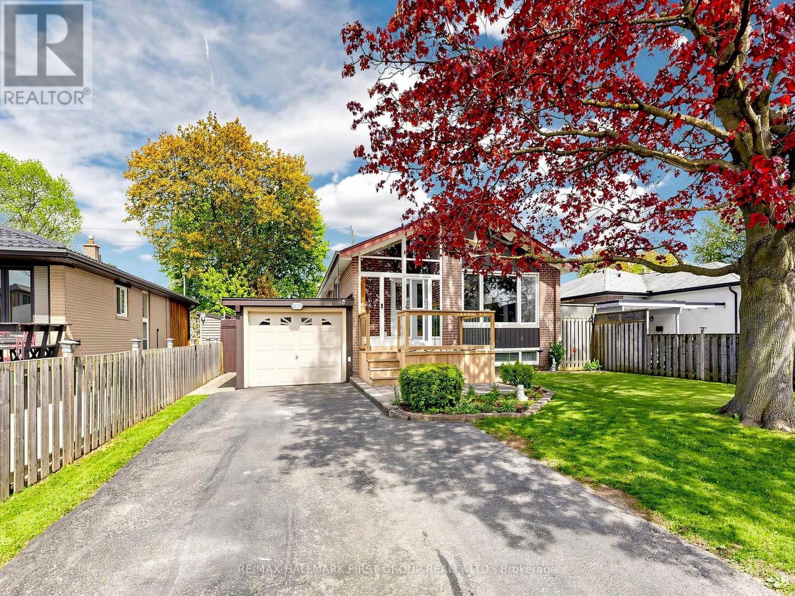 715 Lublin Avenue, Pickering, Ontario  L1W 1Z1 - Photo 1 - E13153378