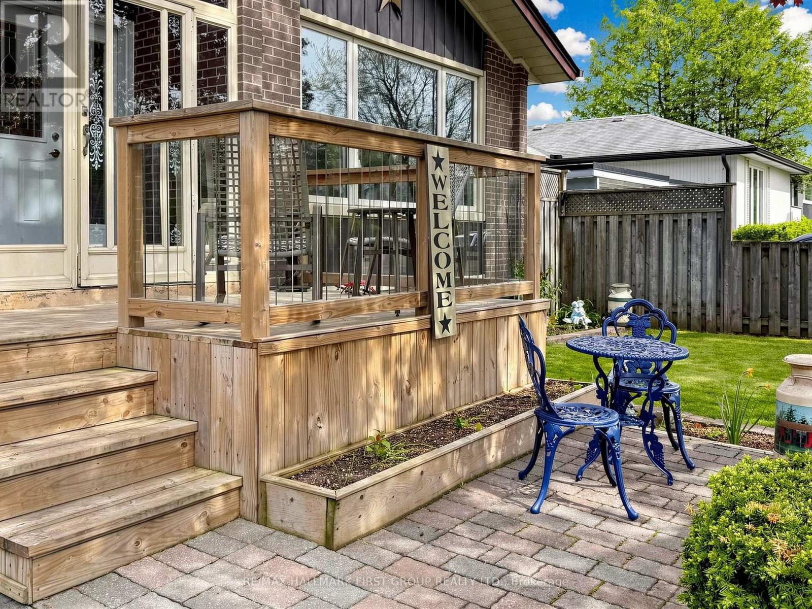 715 Lublin Avenue, Pickering, Ontario  L1W 1Z1 - Photo 3 - E13153378
