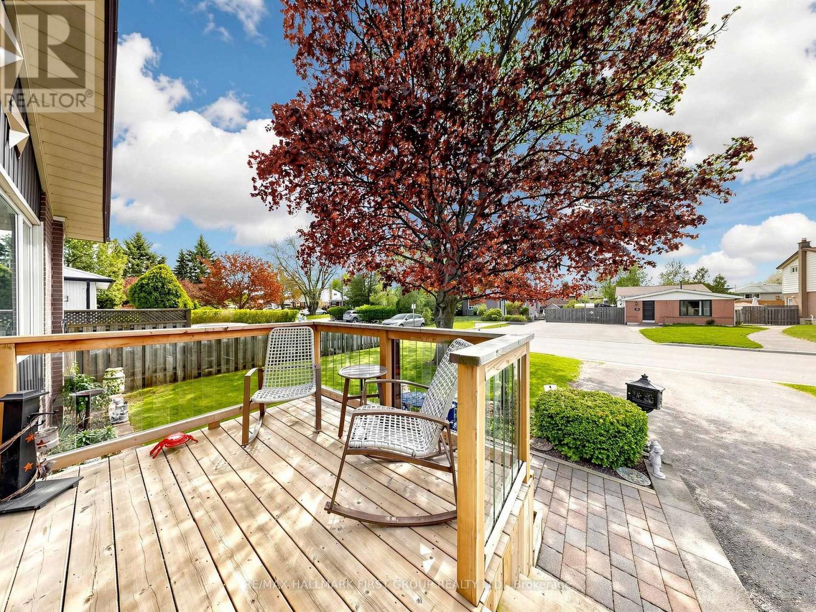 715 Lublin Avenue, Pickering, Ontario  L1W 1Z1 - Photo 4 - E13153378