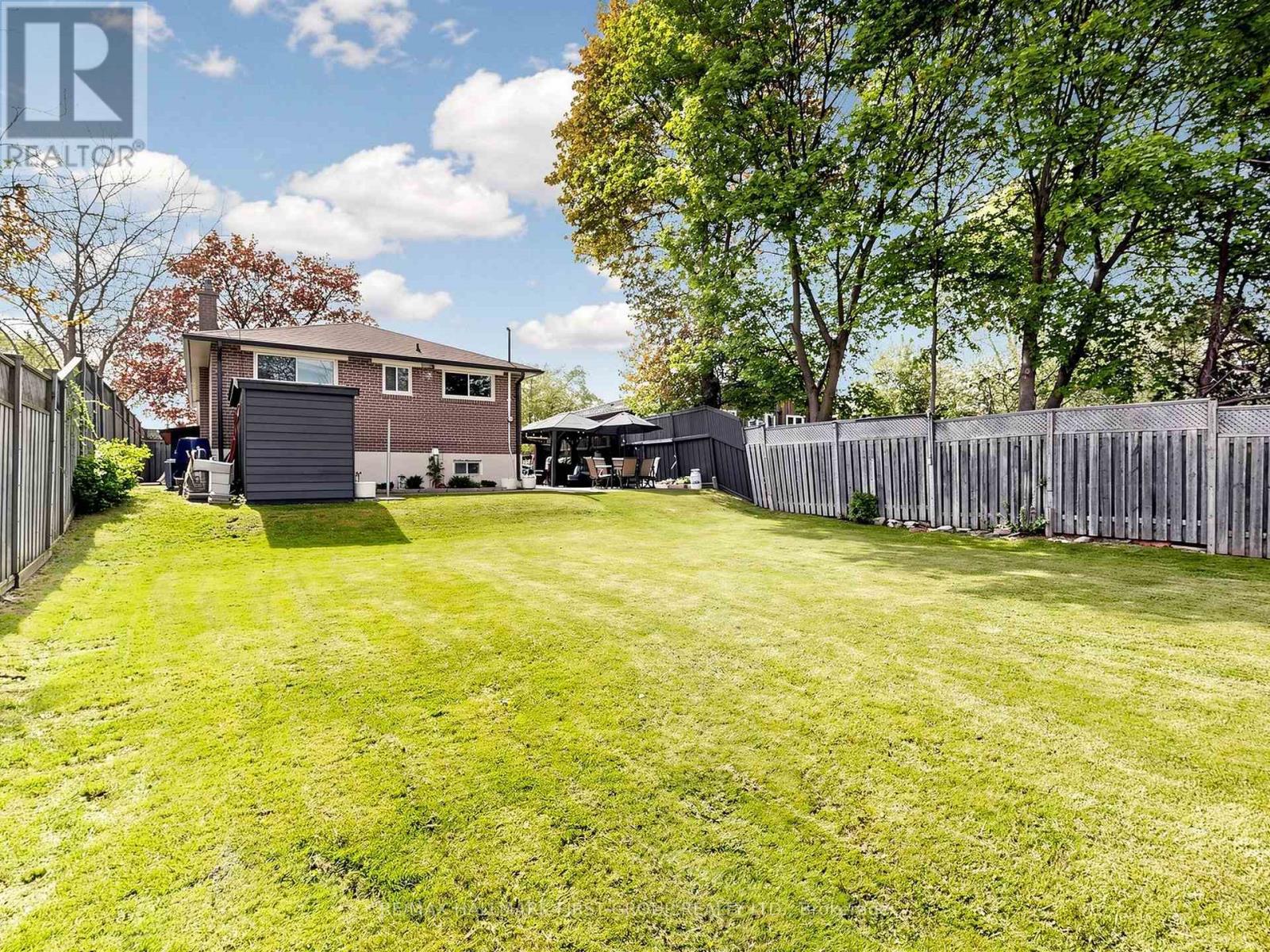 715 Lublin Avenue, Pickering, Ontario  L1W 1Z1 - Photo 46 - E13153378