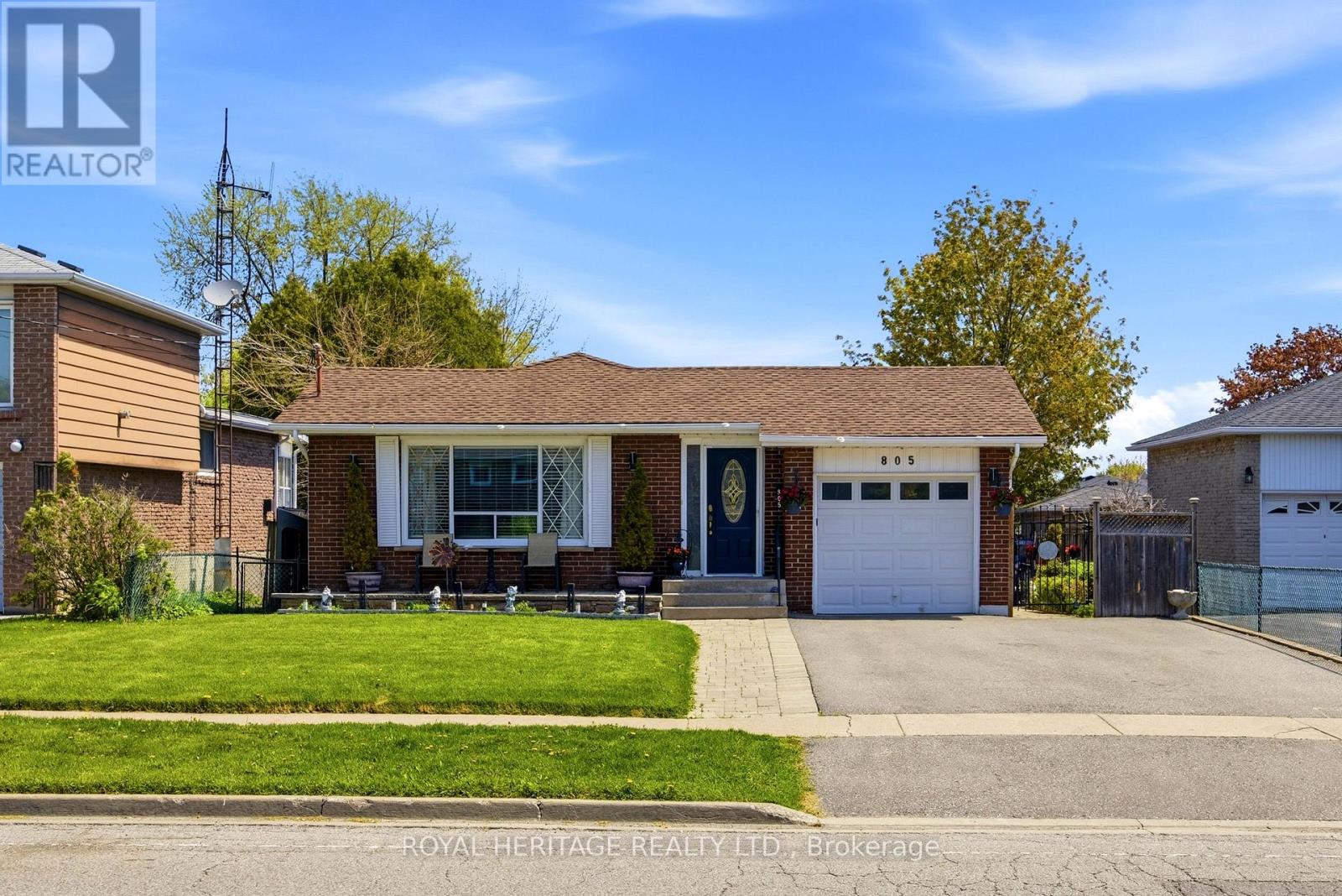 805 West Shore Boulevard, Pickering, Ontario  L1W 2V5 - Photo 1 - E13153404
