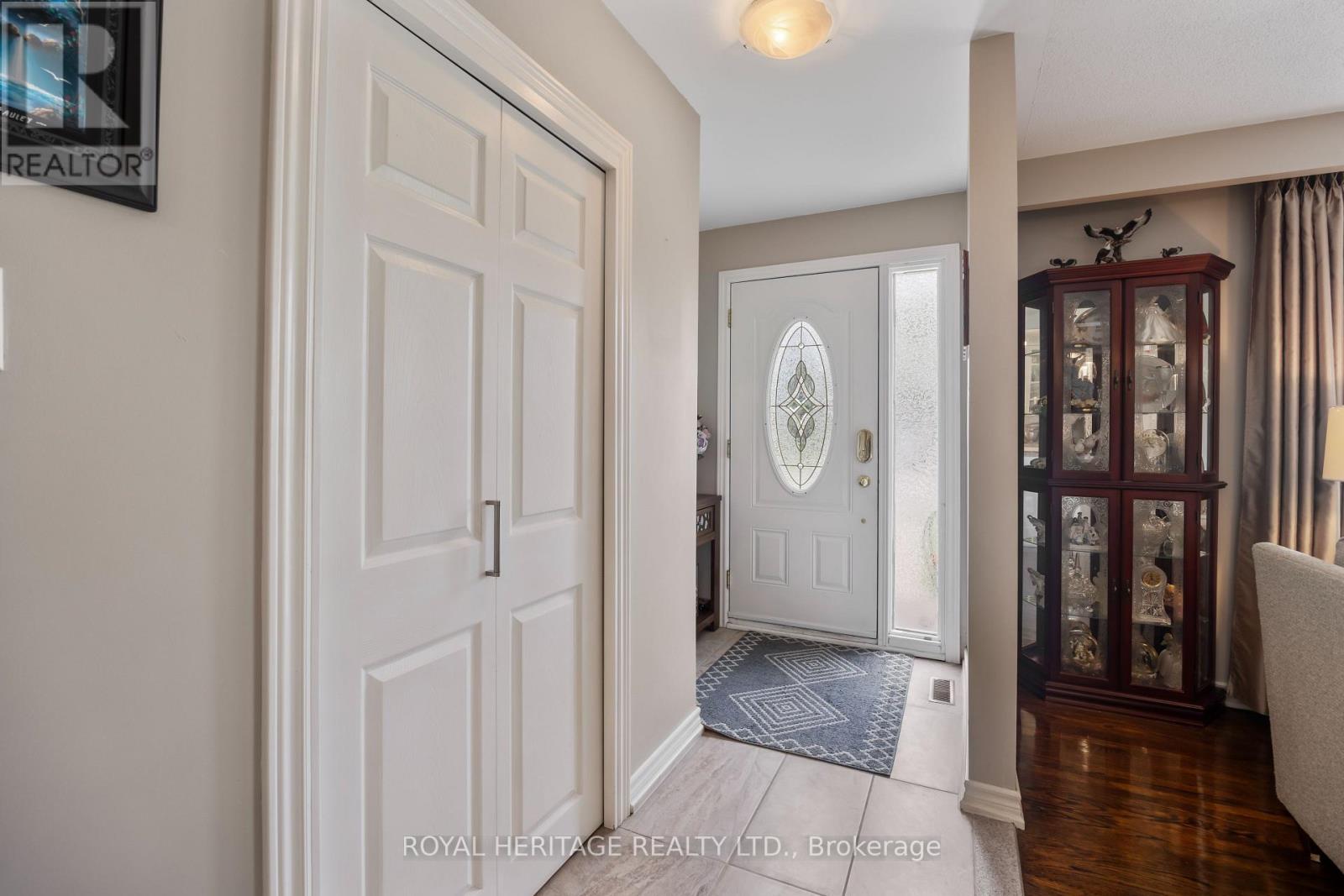 805 West Shore Boulevard, Pickering, Ontario  L1W 2V5 - Photo 4 - E13153404