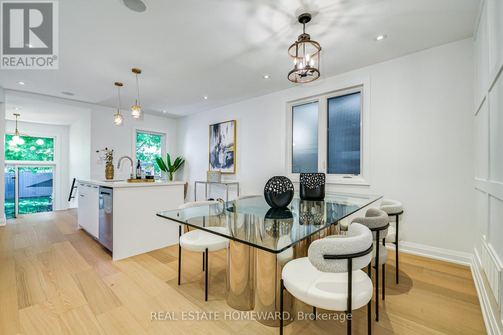 28 Richard Avenue, Toronto, Ontario  M4L 1W9 - Photo 10 - E13153454