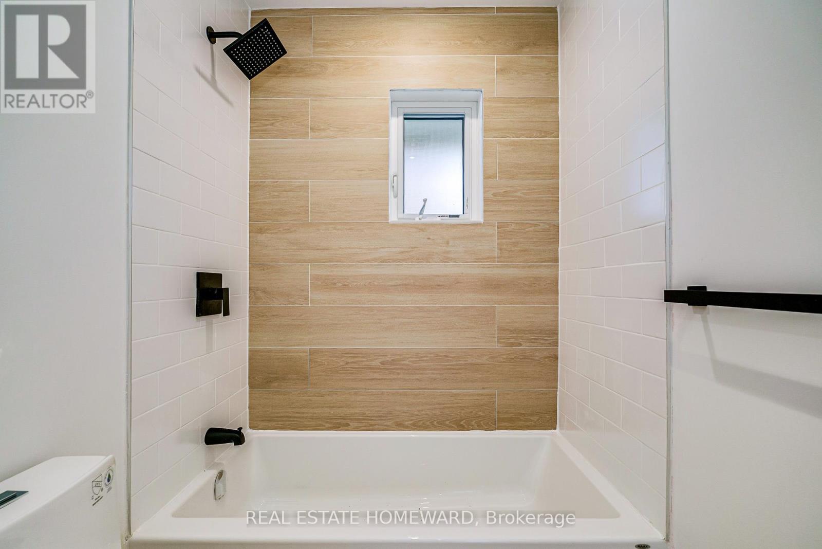 28 Richard Avenue, Toronto, Ontario  M4L 1W9 - Photo 24 - E13153454