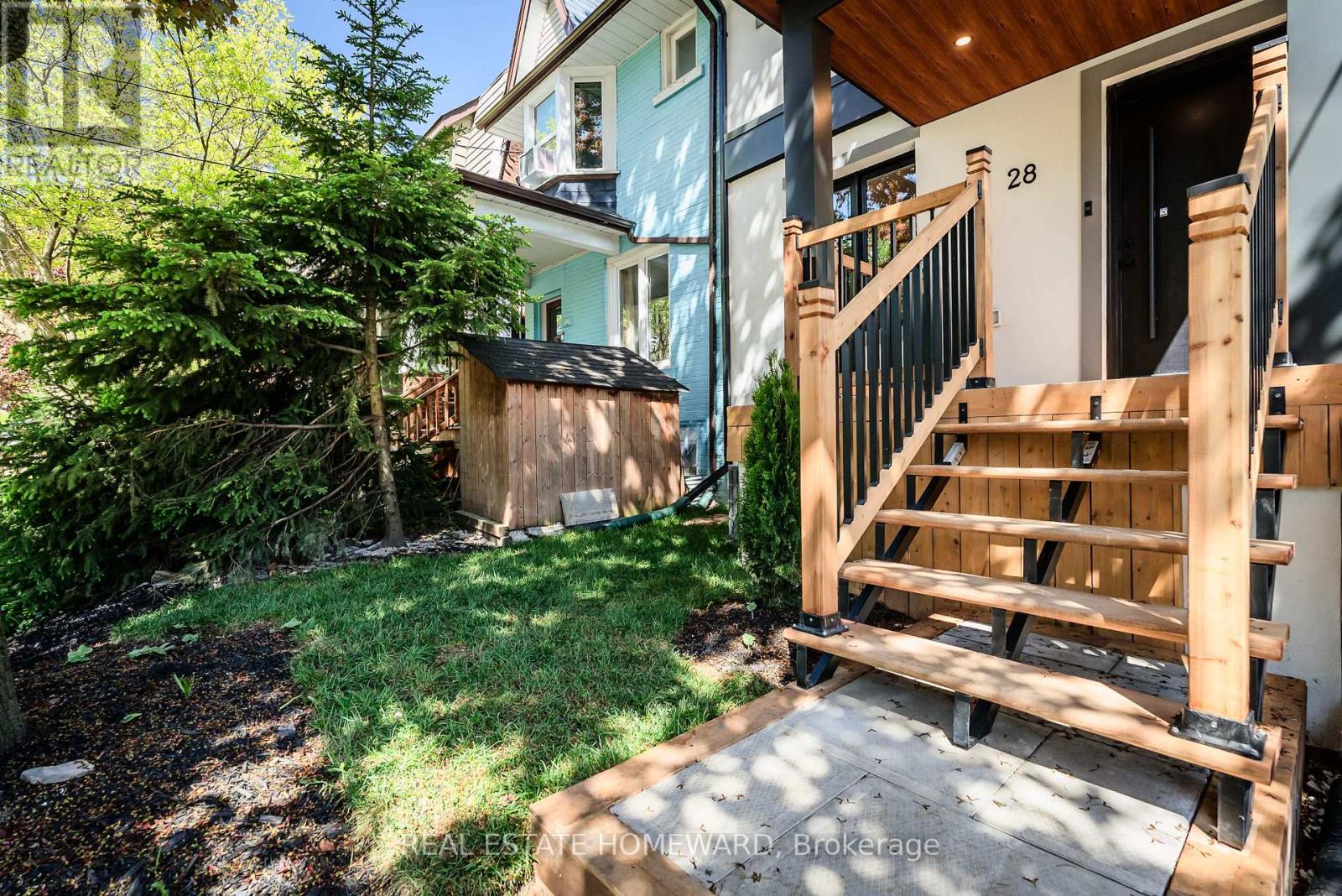 28 Richard Avenue, Toronto, Ontario  M4L 1W9 - Photo 3 - E13153454