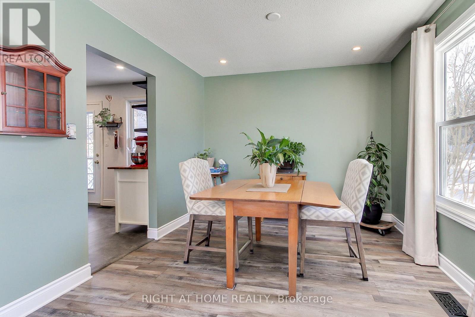853 Magnolia Avenue, Newmarket, Ontario  L3Y 5H5 - Photo 13 - N13153466