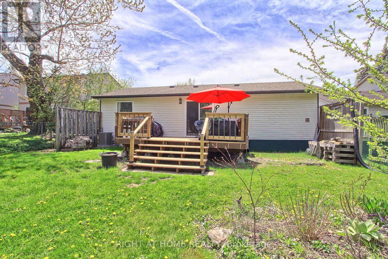 853 Magnolia Avenue, Newmarket, Ontario  L3Y 5H5 - Photo 44 - N13153466