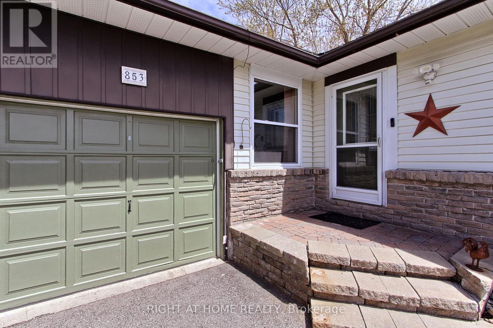 853 Magnolia Avenue, Newmarket, Ontario  L3Y 5H5 - Photo 5 - N13153466