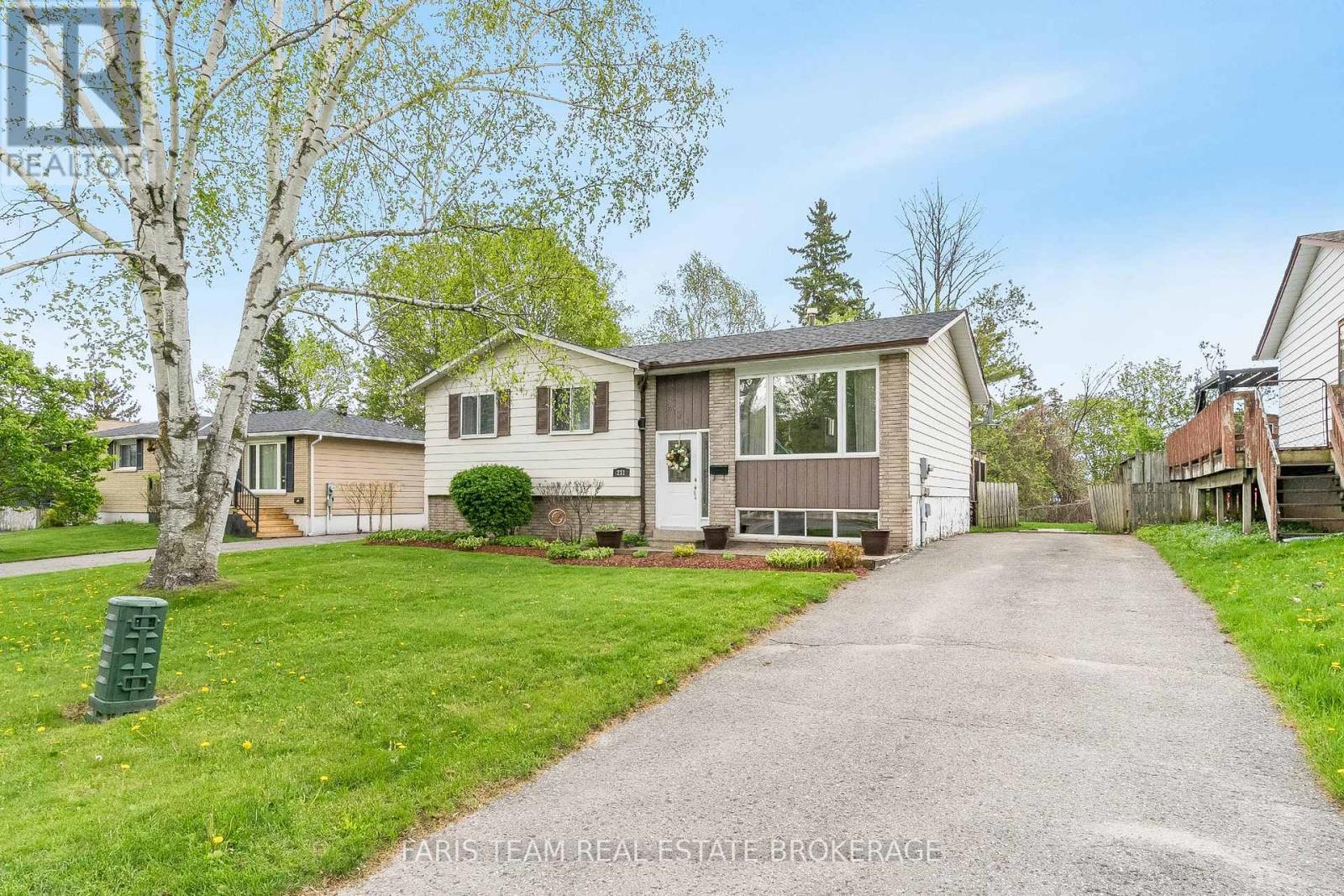 231 Chaingate Drive, Midland, Ontario  L4R 4S4 - Photo 2 - S13153440