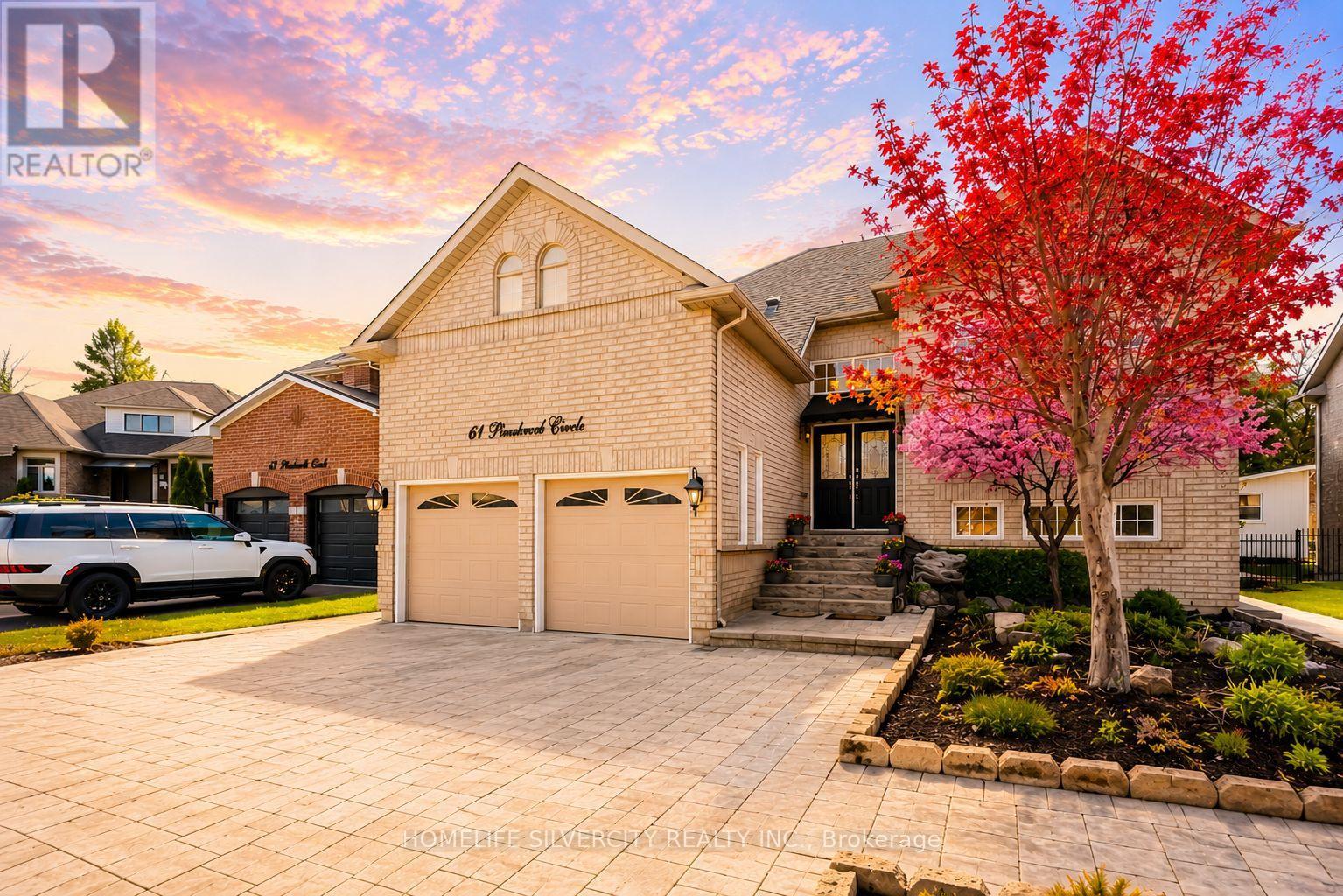 61 Pinebrook Circle, Caledon, Ontario  L7C 1C3 - Photo 4 - W13153374