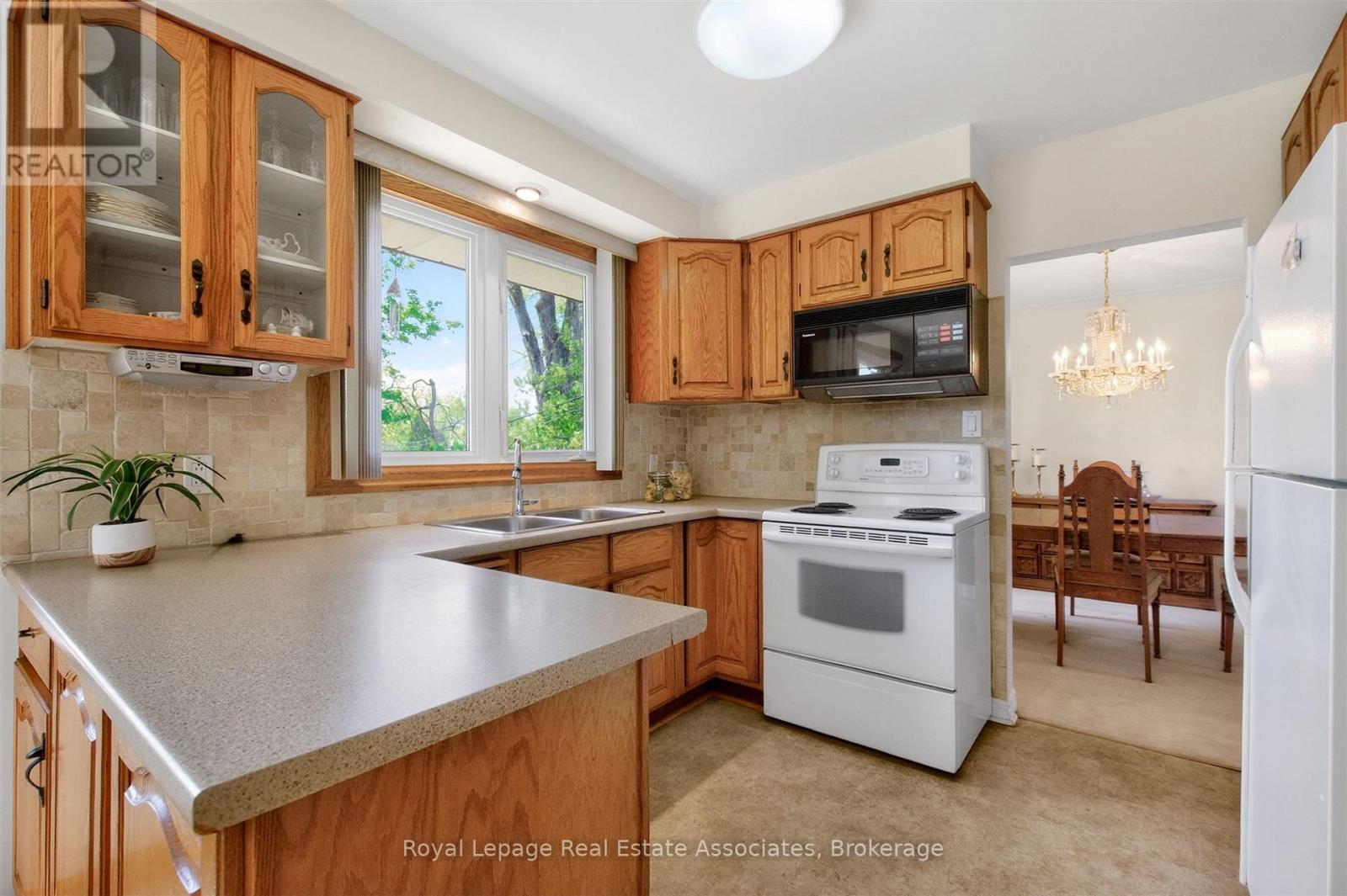 2072 Sava Crescent, Mississauga, Ontario  L5A 1E1 - Photo 10 - W13153402