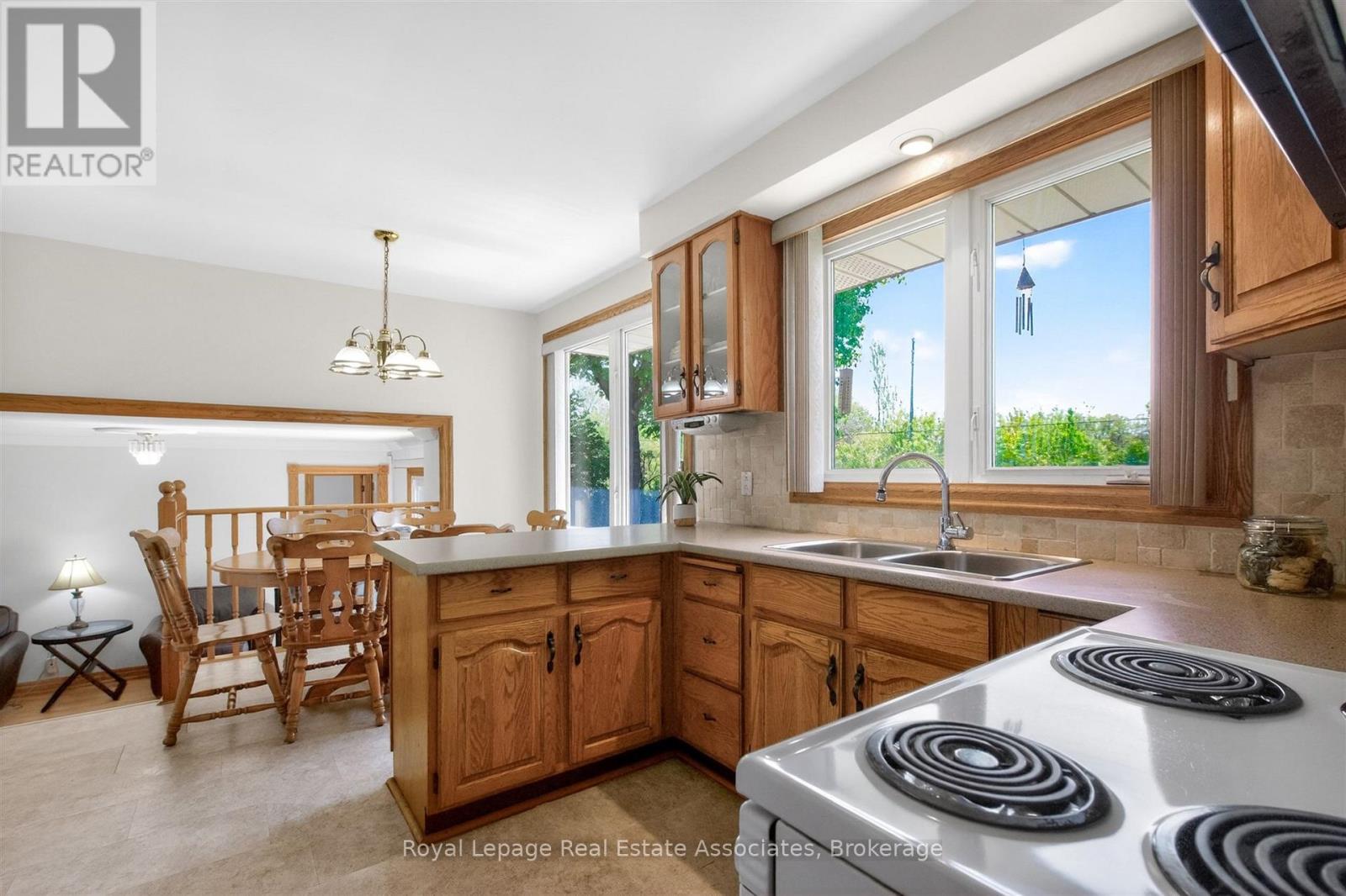 2072 Sava Crescent, Mississauga, Ontario  L5A 1E1 - Photo 11 - W13153402