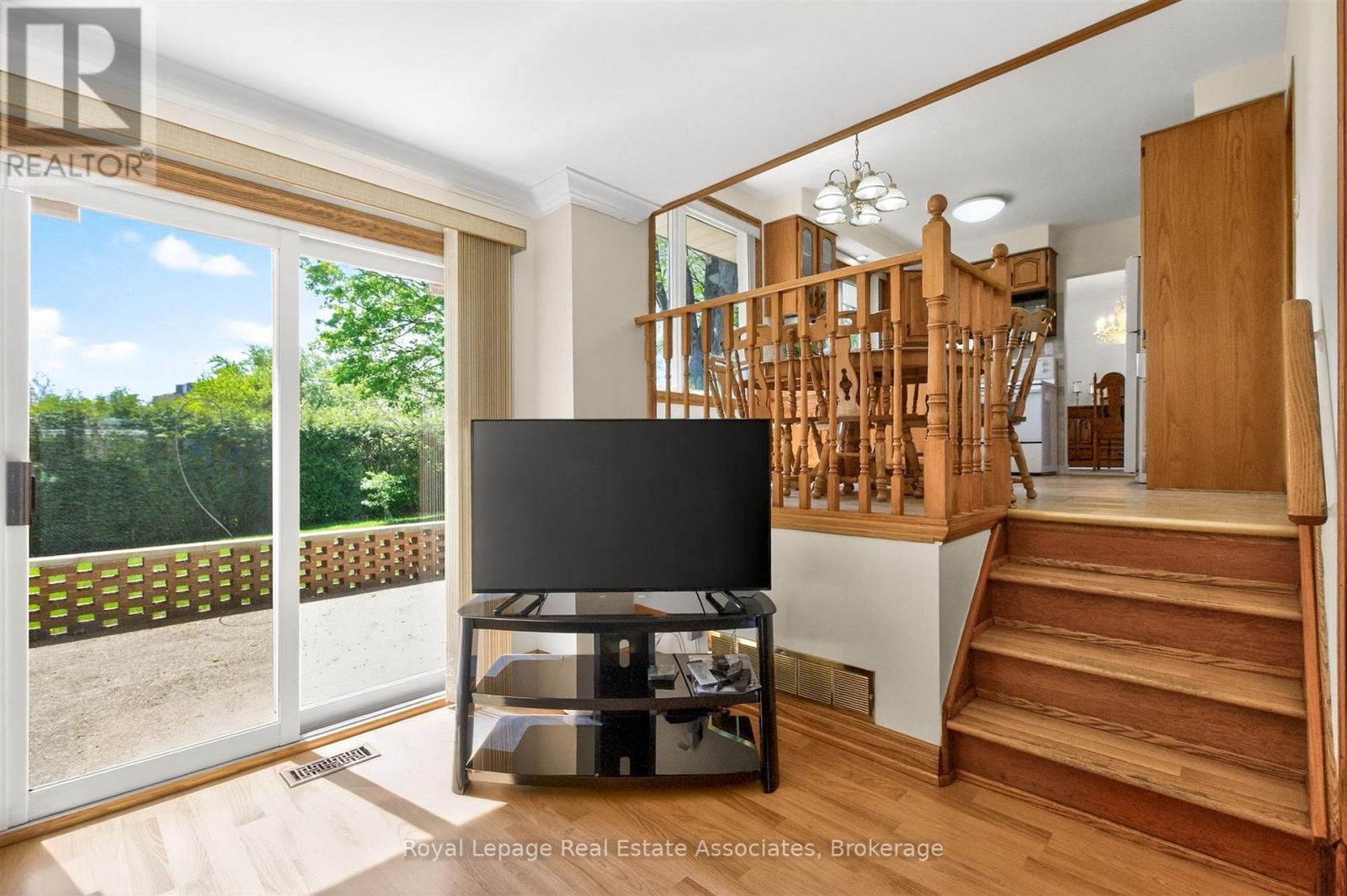 2072 Sava Crescent, Mississauga, Ontario  L5A 1E1 - Photo 15 - W13153402