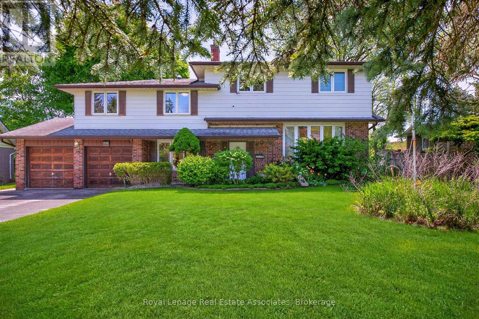 2072 Sava Crescent, Mississauga, Ontario  L5A 1E1 - Photo 2 - W13153402