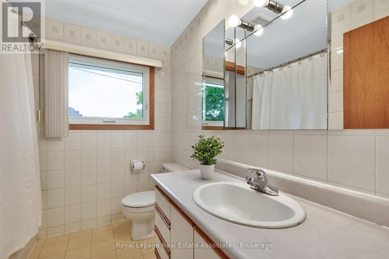 2072 Sava Crescent, Mississauga, Ontario  L5A 1E1 - Photo 26 - W13153402