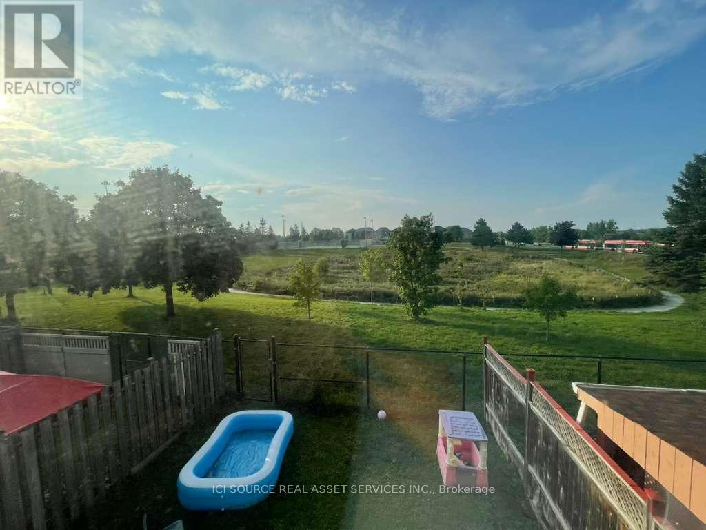 63c View Green Crescent, Toronto, Ontario  M9W 7E1 - Photo 11 - W13153458