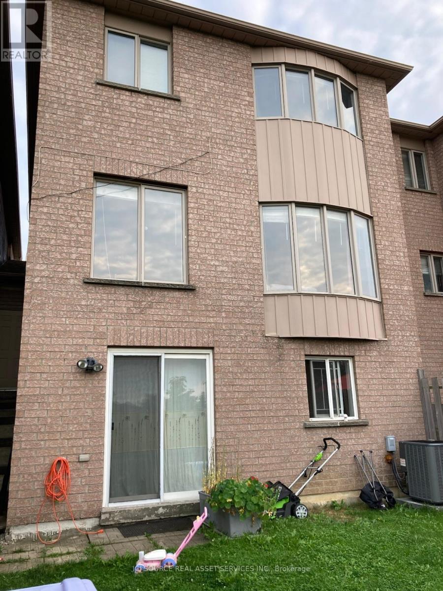 63c View Green Crescent, Toronto, Ontario  M9W 7E1 - Photo 24 - W13153458