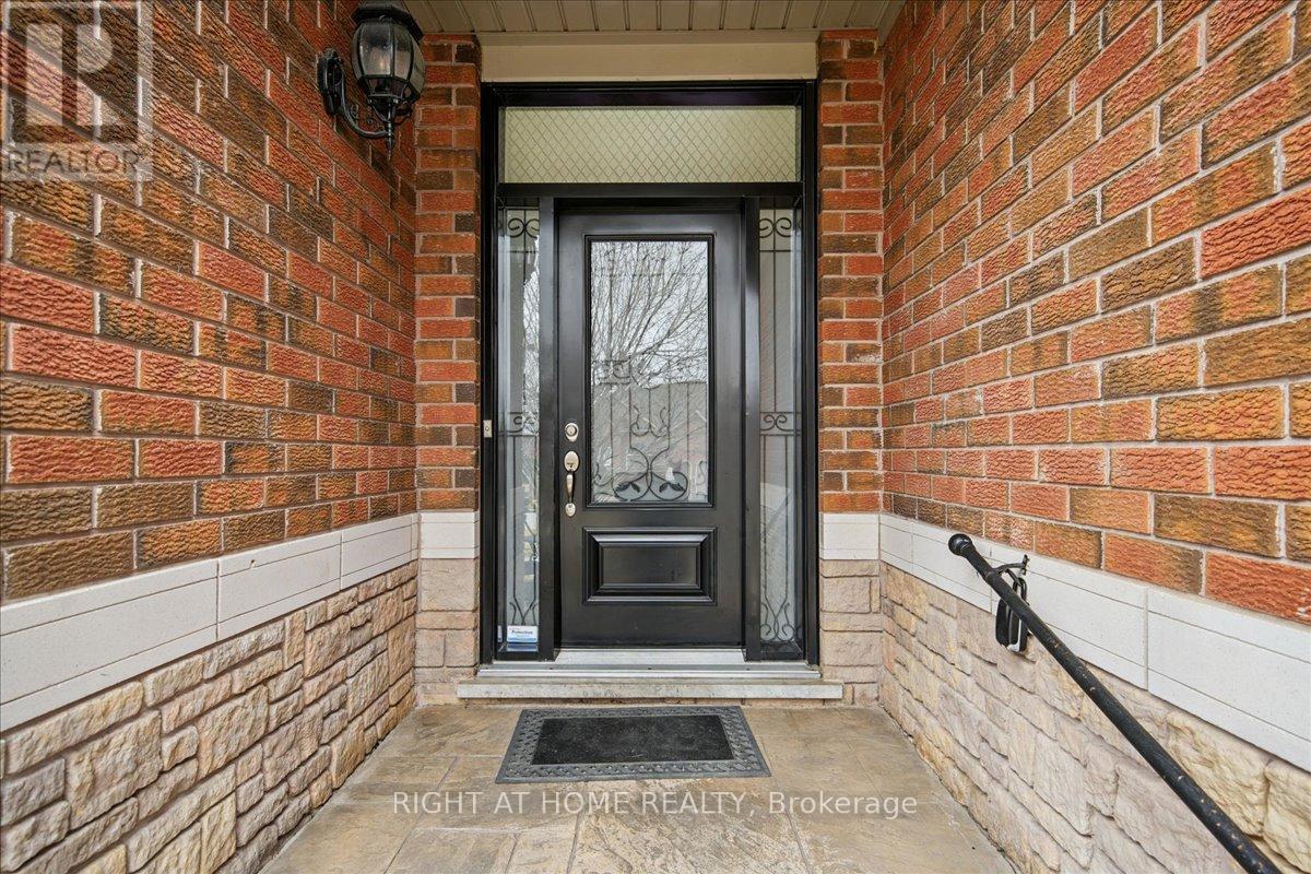 57 Kirkwood Crescent, Caledon, Ontario  L7C 1B8 - Photo 4 - W12922254