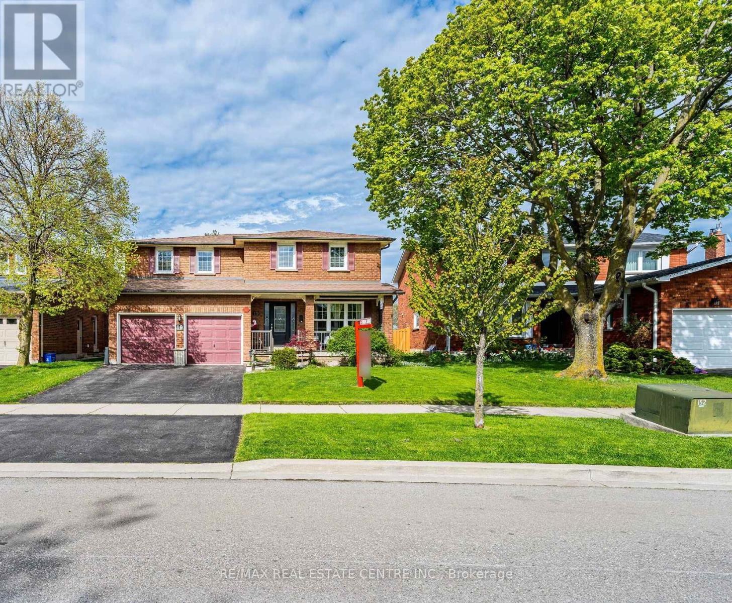 19 MOSSBANK DRIVE, Brampton, Ontario