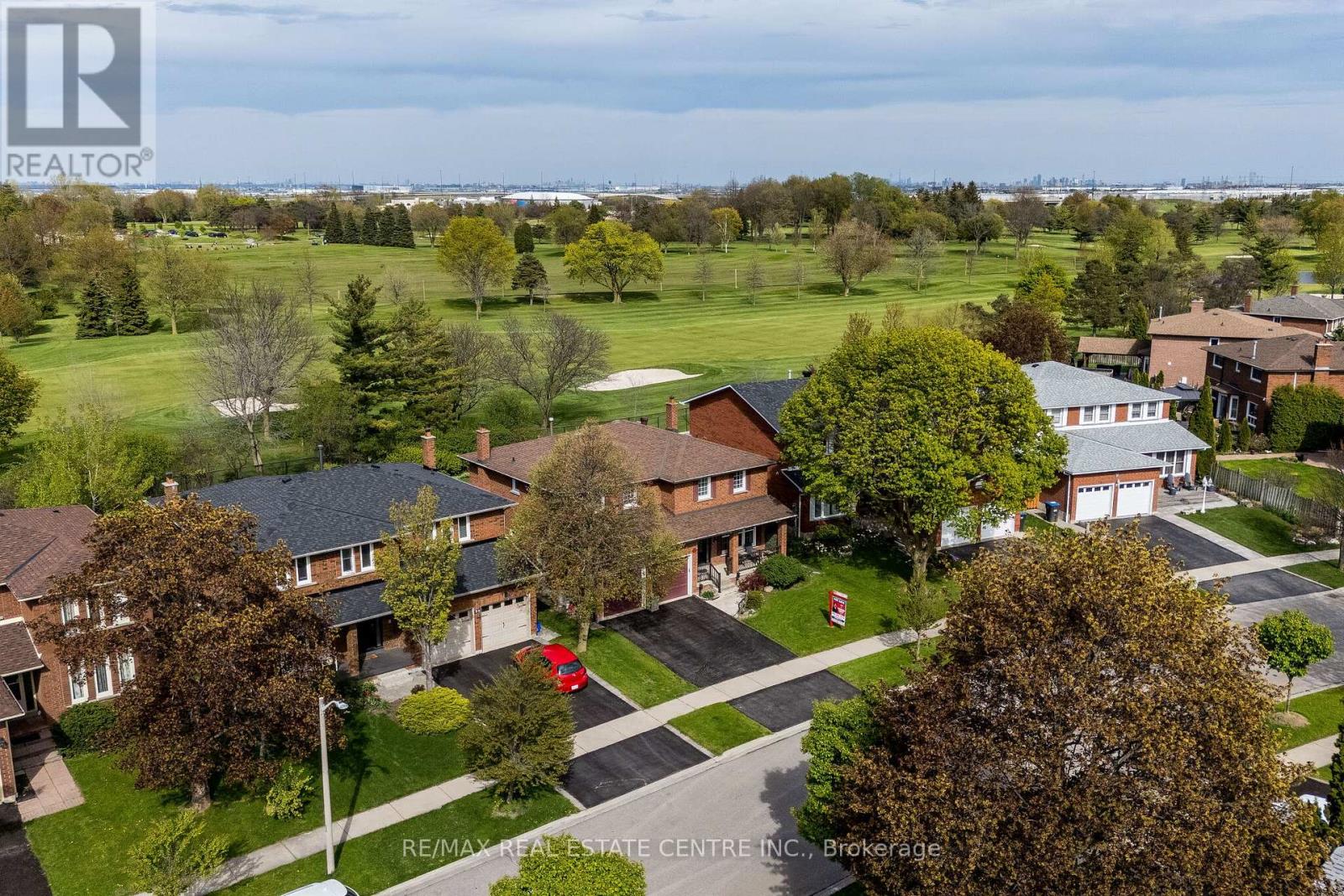 19 Mossbank Drive, Brampton, Ontario  L6W 3Z4 - Photo 5 - W13138454