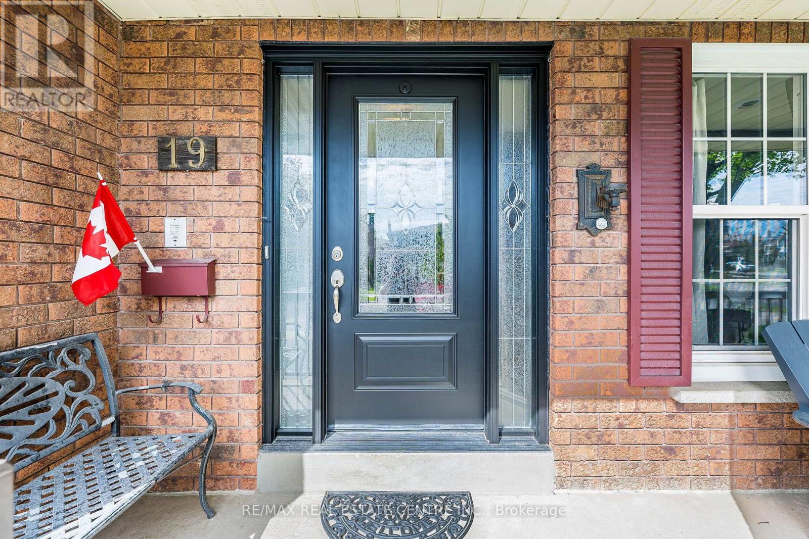 19 Mossbank Drive, Brampton, Ontario  L6W 3Z4 - Photo 6 - W13138454