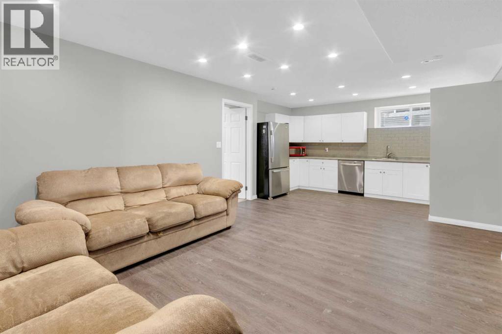 180 Kincora Drive NW, Calgary, Alberta  T3R 1L5 - Photo 28 - A2308945