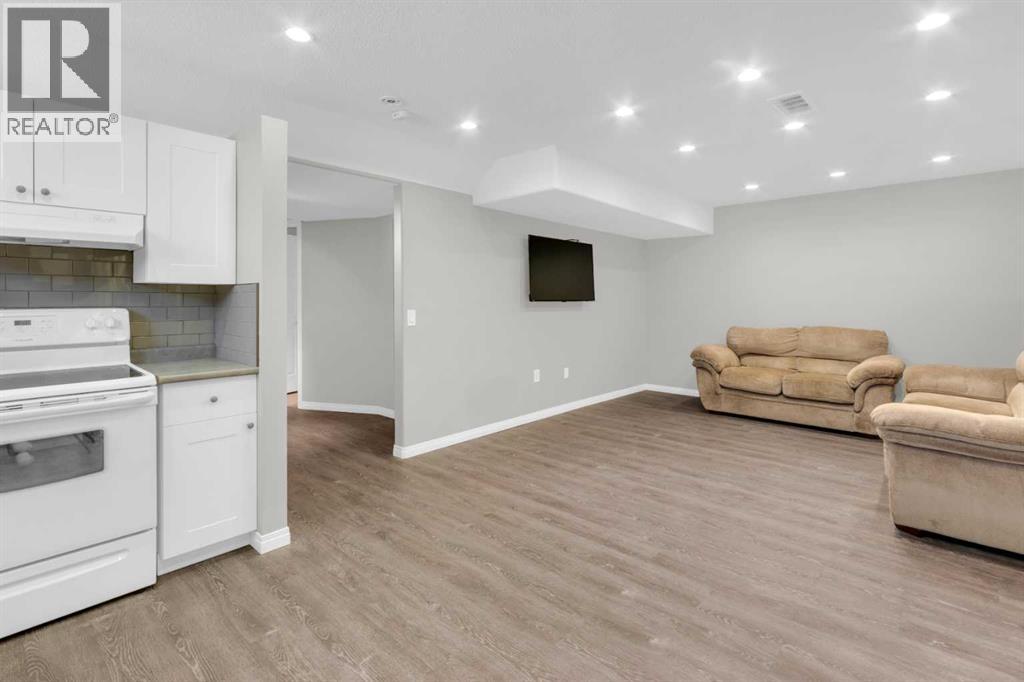 180 Kincora Drive NW, Calgary, Alberta  T3R 1L5 - Photo 30 - A2308945