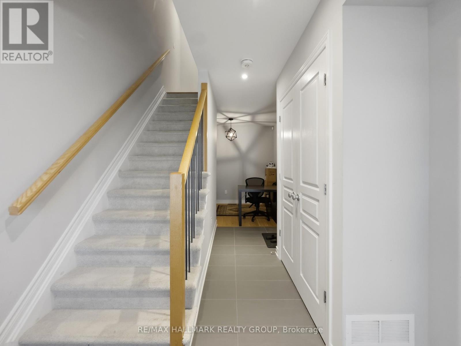 595 Compass Street, Ottawa, Ontario  K1W 0J8 - Photo 3 - X13153524