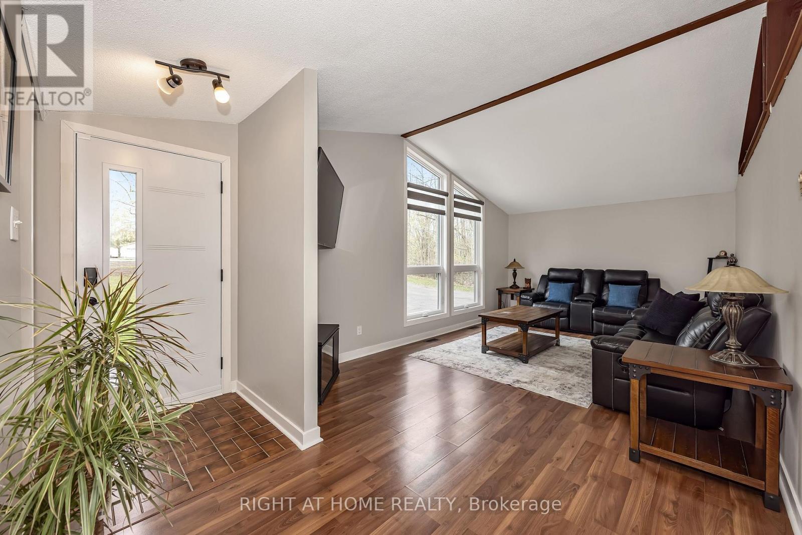 315 Felton Crescent, Russell, Ontario  K4R 1E5 - Photo 4 - X13099434