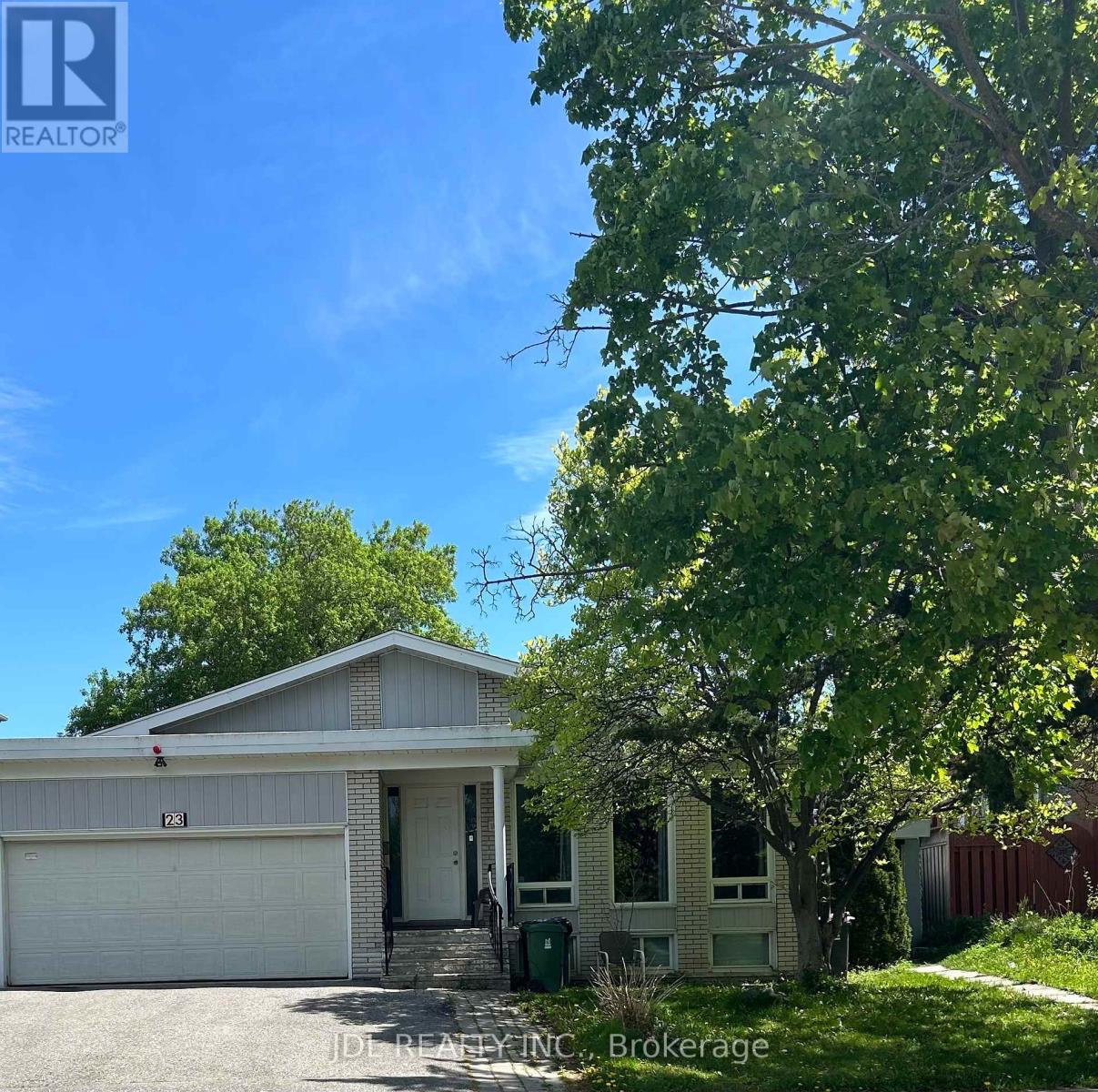 BSMT UNIT A - 23 PINEWAY BLVD BOULEVARD, Toronto, Ontario