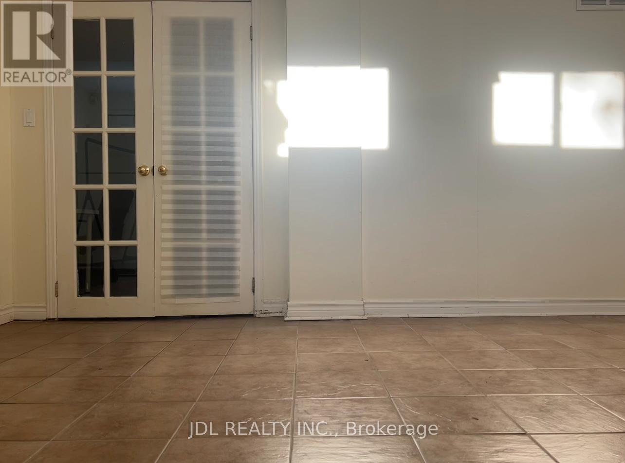Bsmt Unit A - 23 Pineway Blvd Boulevard, Toronto, Ontario  M2H 1A3 - Photo 3 - C13153484