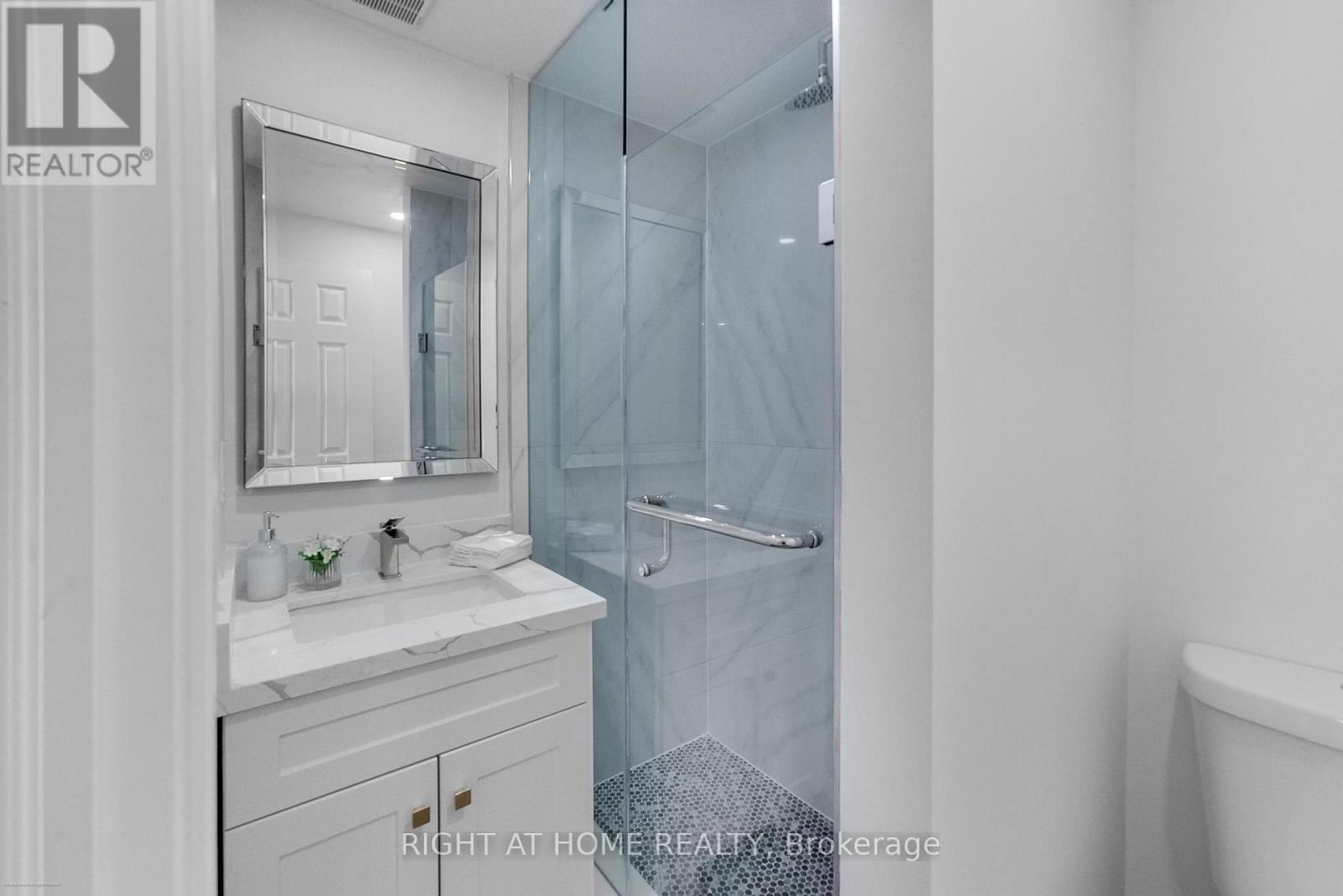259 Robina Avenue, Toronto, Ontario  M6C 3Y9 - Photo 12 - C13153498
