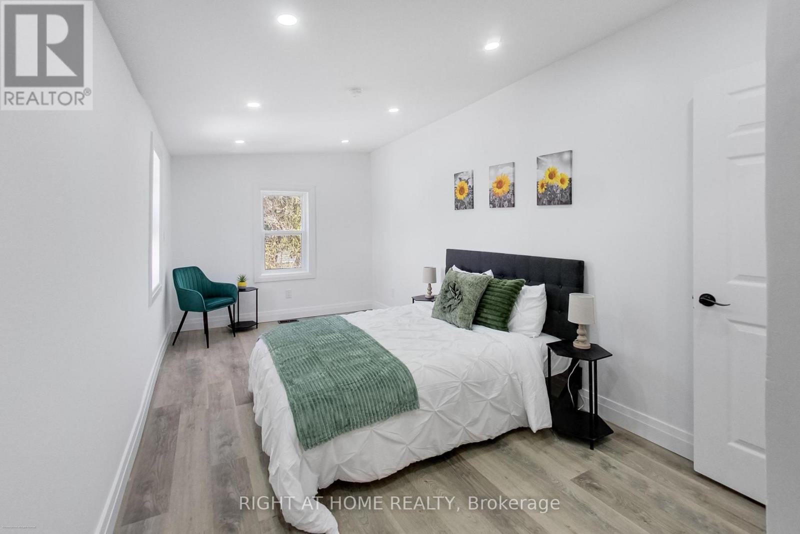 259 Robina Avenue, Toronto, Ontario  M6C 3Y9 - Photo 19 - C13153498