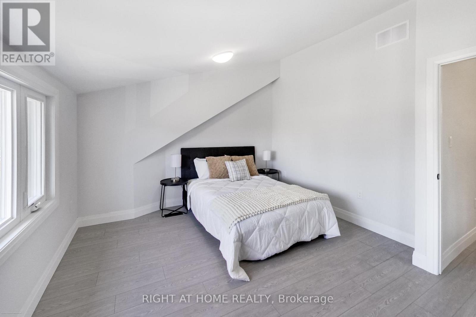 259 Robina Avenue, Toronto, Ontario  M6C 3Y9 - Photo 23 - C13153498