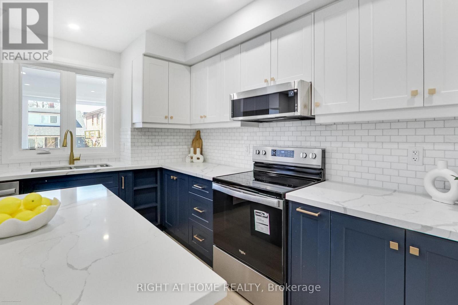 259 Robina Avenue, Toronto, Ontario  M6C 3Y9 - Photo 5 - C13153498