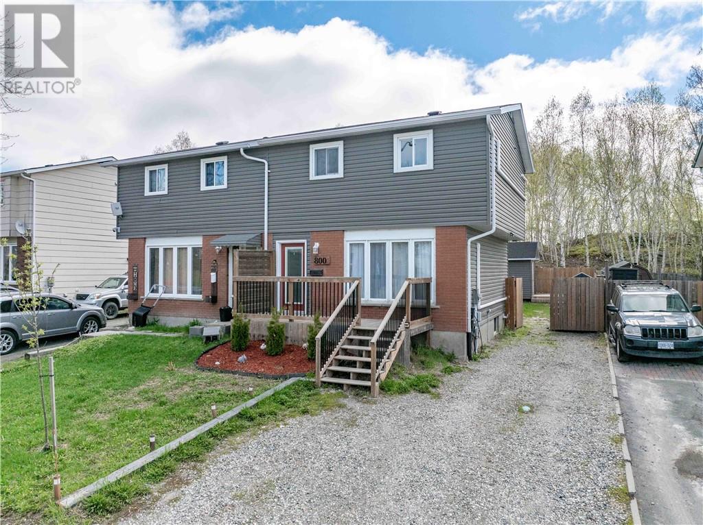 800 Cambrian Heights, Sudbury, Ontario  P3C 5L8 - Photo 1 - 2127933